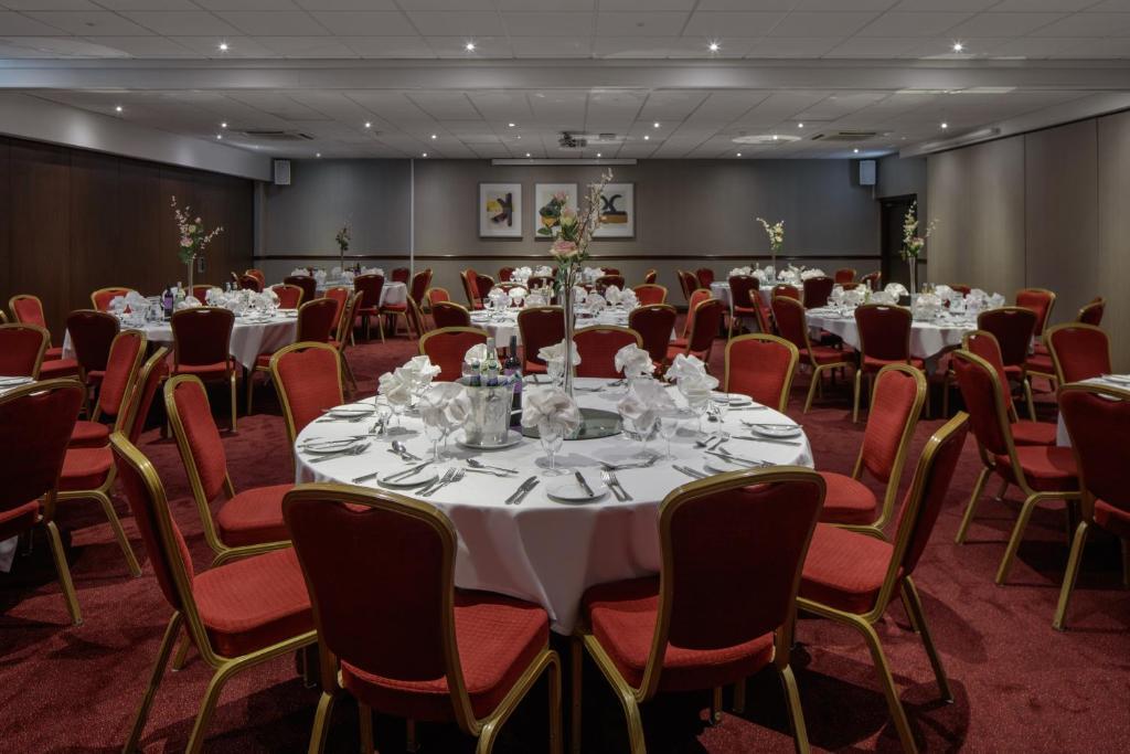 Delta Hotels By Marriott Warwick Ngoại thất bức ảnh